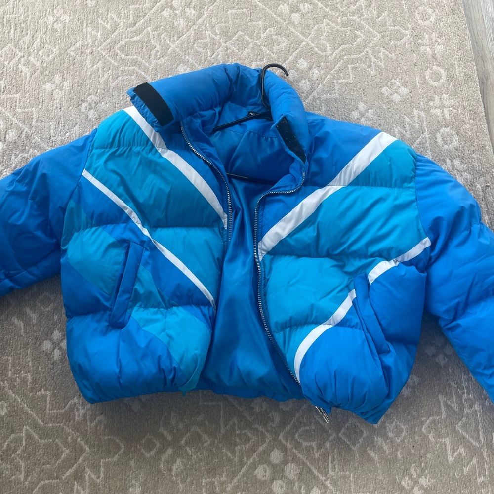 PLT ELECTRIC BLUE STRIPE PRINT BADGED WINTER PUFFER S
